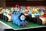 thomas the tank engine cup cake train